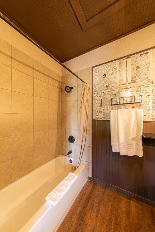 -Pet Friendly- Miners Cabin #6 - King Bed With Private Balcony Tombstone Exterior photo