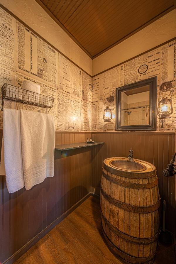 -Pet Friendly- Miners Cabin #6 - King Bed With Private Balcony Tombstone Exterior photo
