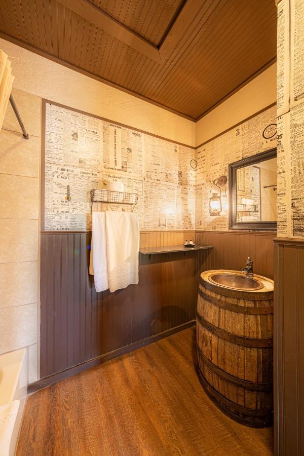 -Pet Friendly- Miners Cabin #6 - King Bed With Private Balcony Tombstone Exterior photo